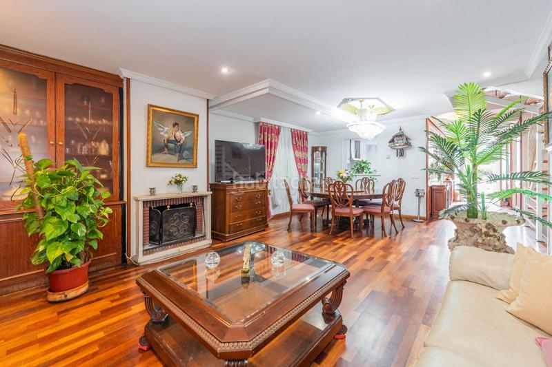 Foto 3aa1af0e-6b7f-44f0-a5a1-0c0fb58d5689. Maison jumelée avec chauffage piscine dans Timón Madrid