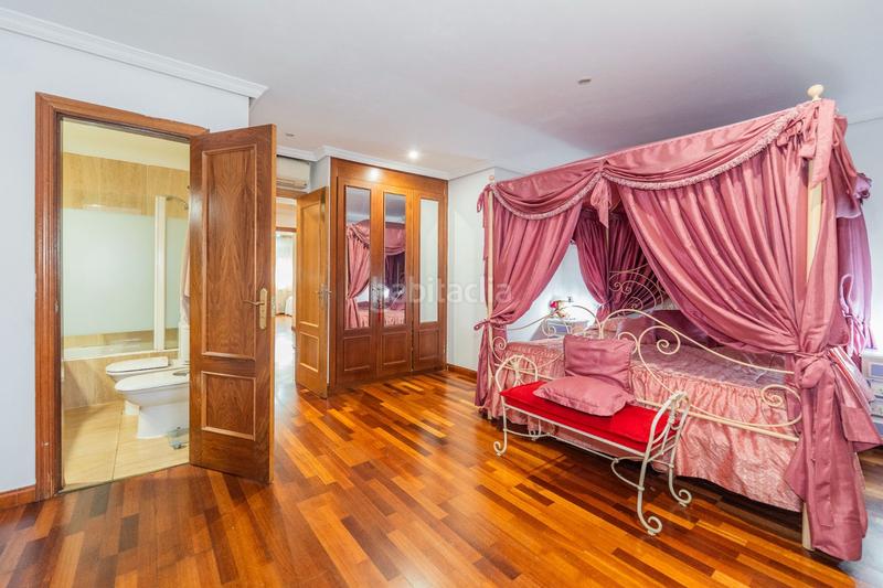 Foto 6f000a7d-f022-4f94-bcbb-76f321f3fb2e. Maison jumelée avec chauffage piscine dans Timón Madrid