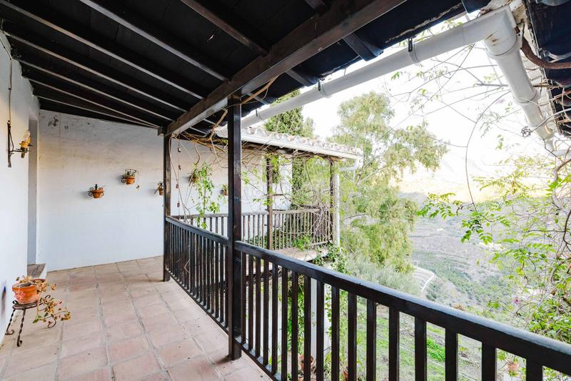 Foto 2e4ad95d-38df-442a-8541-4978799744a5. Finca rústica casa rural en venta en Torrox pueblo Torrox