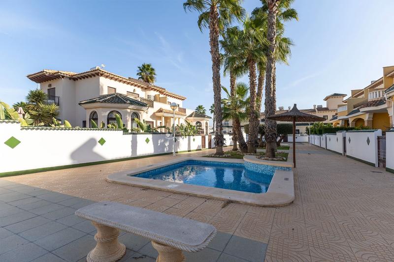 Foto a224fb69-10c3-492b-a6a6-4f35d2663940. Casa a schiera in Rojales