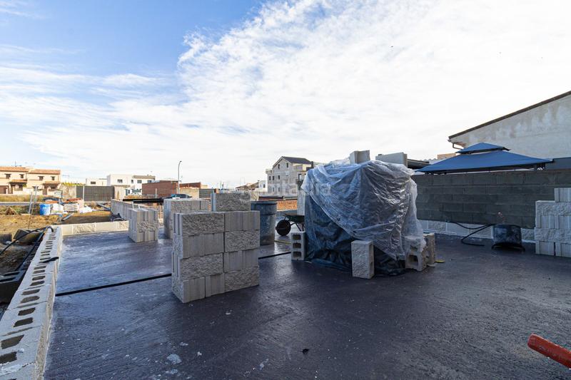 Foto 1824af5b-fa9c-49b4-bfbe-91b0ee665a6f. Casa a schiera con piscina in Yuncos