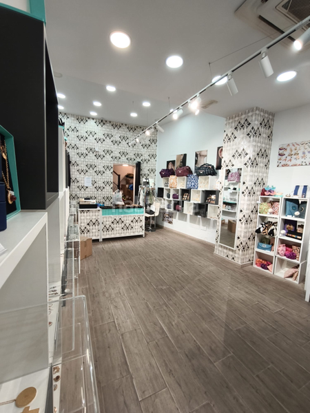 Foto 495232fb-d9b3-41d6-b26c-b467fbc3ea49. Lloguer local comercial a Centro Histórico Málaga