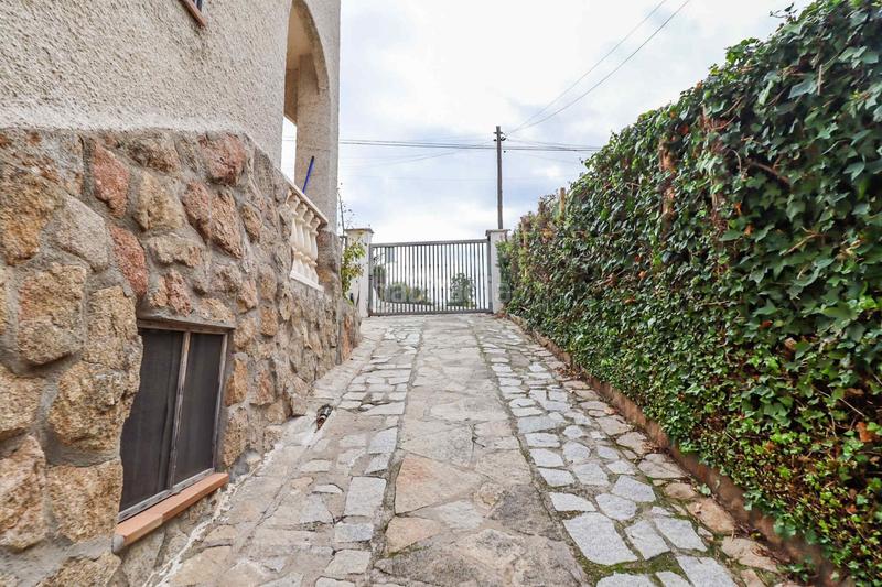 Foto b439ae60-79fb-4083-b8ec-c512556f6395. Maison avec piscine dans Parque Coimbra Móstoles