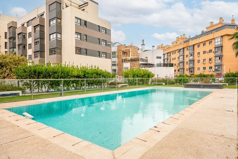 Foto 0c2176de-18ac-4161-816b-4494cdf60d06. Pis amb calefacció piscina a Legazpi Madrid