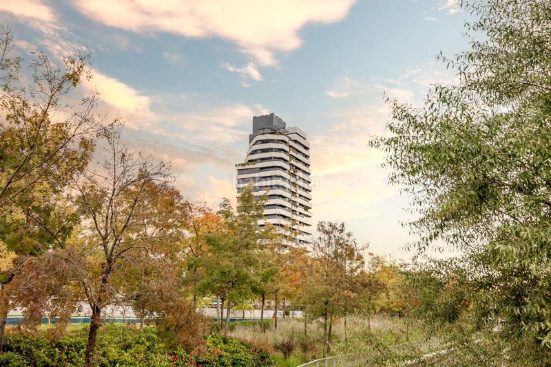 Foto b5c30122-b5dc-489d-9b46-cd1f1f831f8d. Pis amb calefacció piscina a Legazpi Madrid