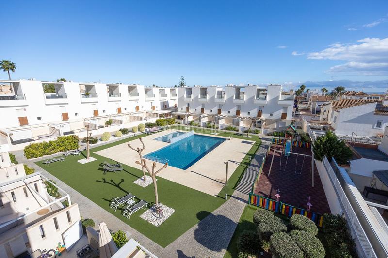 Foto 14ca4f91-5851-42dd-b42b-b07d059f18a1. House with heating pool in Zona los Frutales Torrevieja