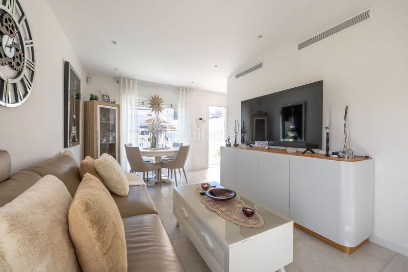 Foto 69cee085-2ba5-4b9b-9038-c164f60c0199. House with heating pool in Zona los Frutales Torrevieja