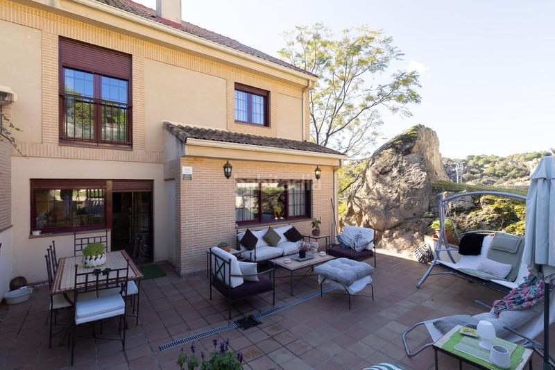 Foto 0c10ae69-50e2-474b-abb3-8b63792612f5. Casa amb calefacció piscina a Centro Comercial-Hospital Torrelodones