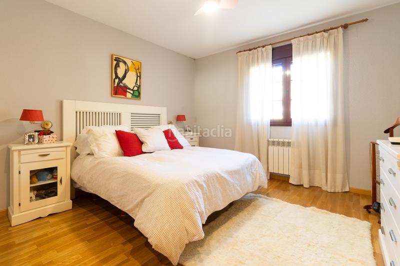 Foto 5559b732-2498-49d4-a3f4-7df6b27f4250. Casa amb calefacció piscina a Centro Comercial-Hospital Torrelodones