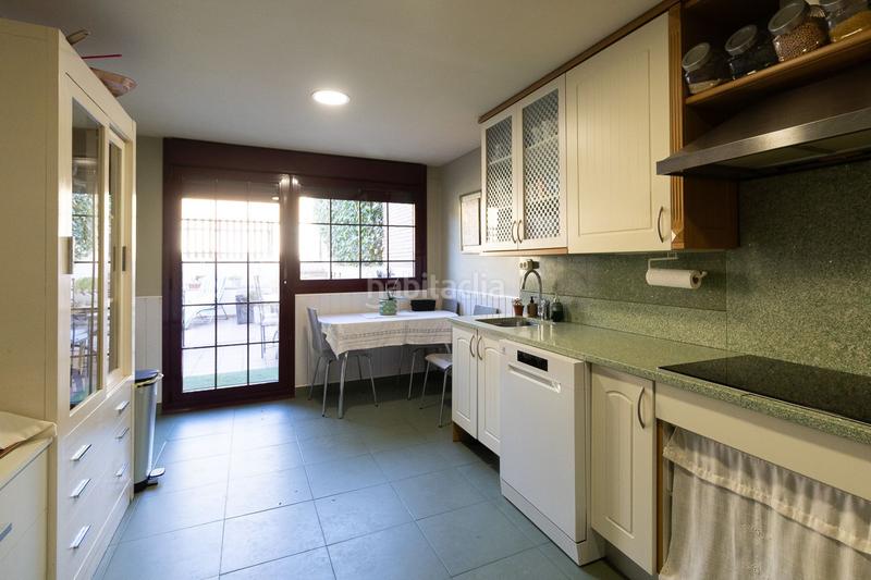 Foto ad77dde7-58fe-49cd-b32e-3fd0591a5b24. Casa amb calefacció piscina a Centro Comercial-Hospital Torrelodones