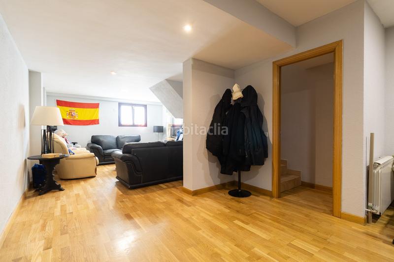 Foto e04ac085-5ffc-4b7b-96ad-75b7c3c9b3ae. Casa amb calefacció piscina a Centro Comercial-Hospital Torrelodones