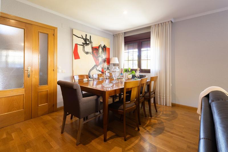 Foto ecf97d64-5ecd-4cd6-aad2-0f2cff6f7ac9. Casa amb calefacció piscina a Centro Comercial-Hospital Torrelodones