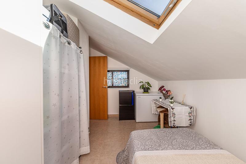 Foto 093b8d82-8434-4a5c-b28b-215f2709c813. Attique avec chauffage dans Santos de la Humosa (Los)