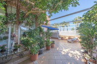 Maison à Gran Playa. Chalet adosado en venta  santa pola