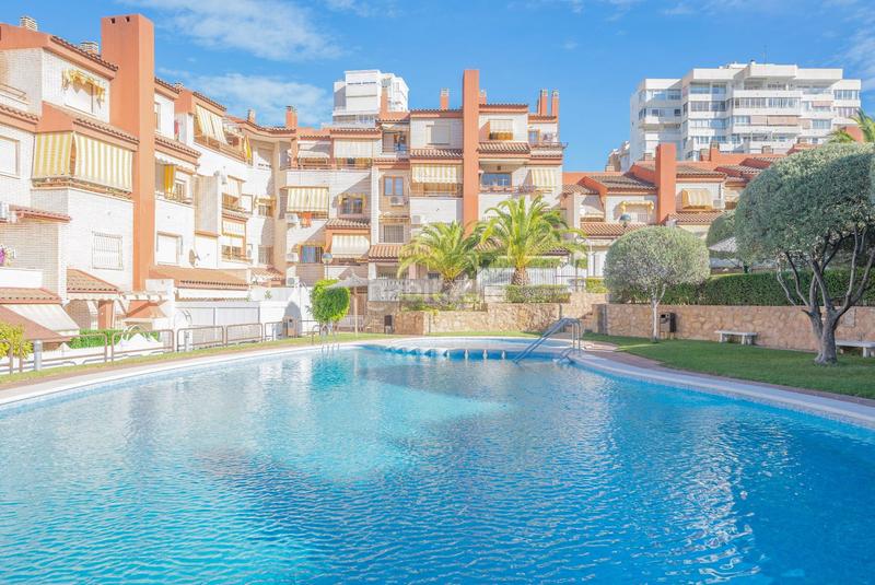 Foto d836abb6-9d60-421c-86c7-1dbc2755daf3. Casa adossada amb piscina a Cabo de las Huertas Alicante