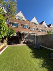 Haus in Estación. Chalet adosado en venta  pozuelo de alarcón