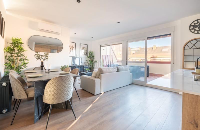 Foto 0c9e7914-9f6a-4154-8a24-101bc4d5889c. Penthouse with heating pool in Castilla Madrid