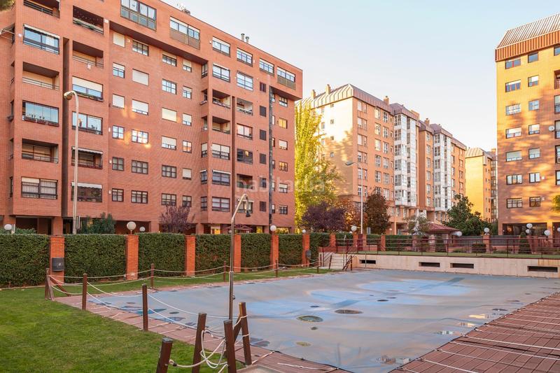 Foto 3edd1c84-42e8-439e-9328-8ece23f9ac43. Penthouse with heating pool in Castilla Madrid