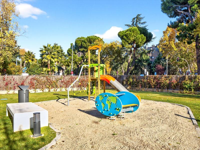 Foto 6d369011-53eb-4543-84fb-285175922f29. Flat with heating pool in San Juan Bautista Madrid