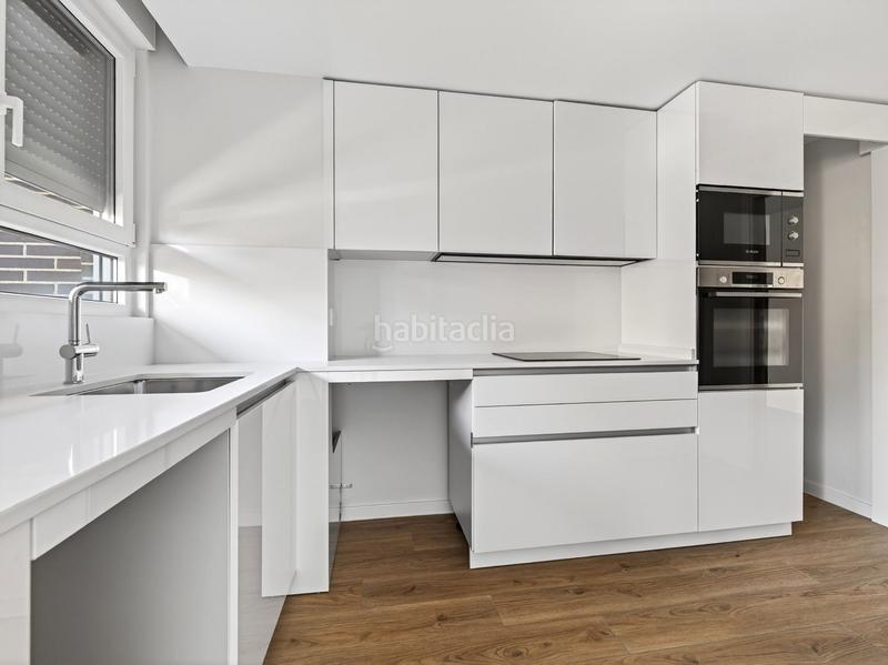 Foto 9d32bc87-eb25-4643-a8cd-057e31a37559. Flat with heating pool in San Juan Bautista Madrid