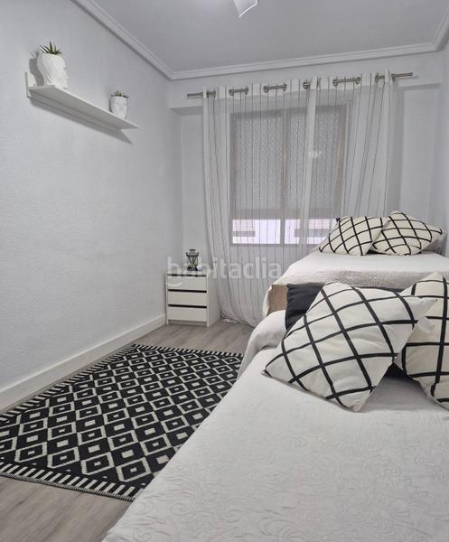 Foto 8edeec48-d43a-40f2-aafd-d655d23afac5. Location appartement dans Centro Santa Pola