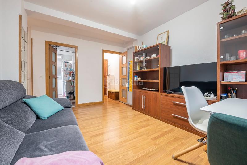 Foto 283b6dbb-d6e9-4b24-b2c6-3ca4e4a5b1f2. Flat with heating in Apóstol Santiago Madrid