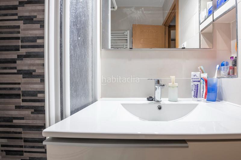 Foto 7d788147-fbe7-4e68-994f-5fbd0b8dc93a. Flat with heating in Apóstol Santiago Madrid