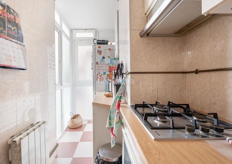 Foto 9d7a5436-98fd-4749-8319-c6ef78bbd107. Flat with heating in Apóstol Santiago Madrid