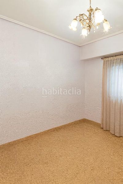 Foto 1f363b40-4c9a-4598-9e3e-48534de25125. Pis amb calefacció aparcament a Barrio de Patraix Valencia