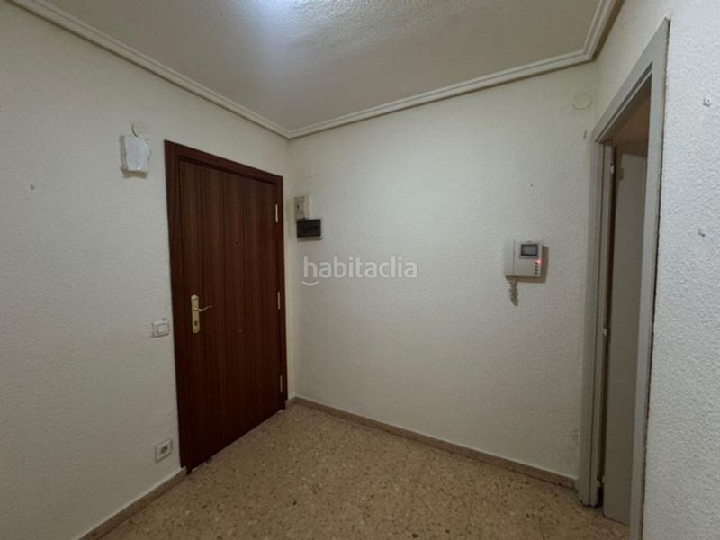 Foto 42f6e558-4211-41f0-8805-3850f9d66865. Pis amb calefacció aparcament a Barrio de Patraix Valencia