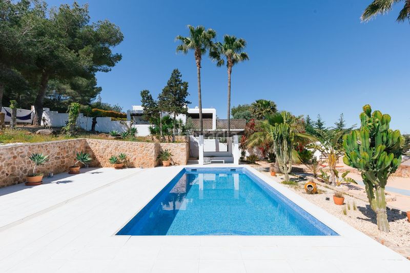 Foto 1677ae4e-fd9a-40cb-a63d-e40eed5cef12. Casa amb calefacció aparcament piscina a Roca Llisa Santa Eulària