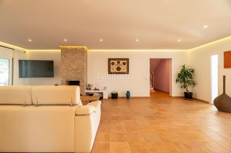 Foto bd07c6b9-cc2f-40d0-a3fd-664d346ddcae. Casa amb calefacció aparcament piscina a Roca Llisa Santa Eulària