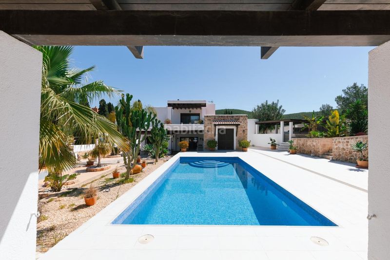Foto d4f6e0d3-2223-4f57-adb0-5412ce62827c. Casa amb calefacció aparcament piscina a Roca Llisa Santa Eulària