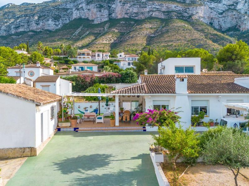 Foto 47f1d823-b64d-4682-a6da-6c67fc042441. Casa amb calefacció aparcament piscina a El Montgó Dénia