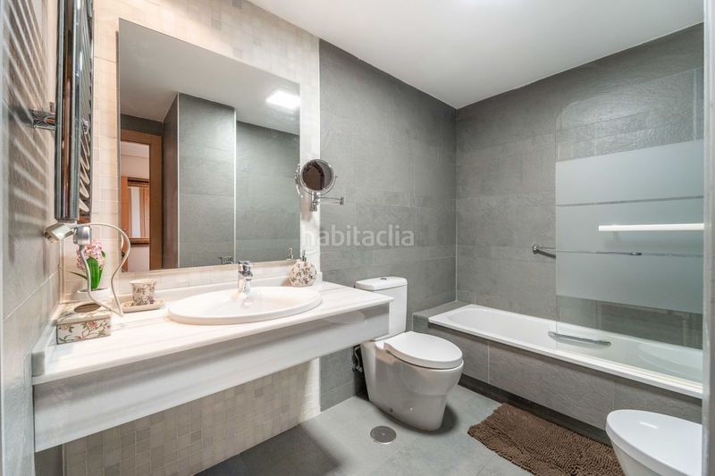 Foto 3f85bd4f-6579-4c65-b85d-f4261c0a6d59. Lloguer pis amb calefacció aparcament a Paseo Marítimo Oeste - Pacífico Málaga