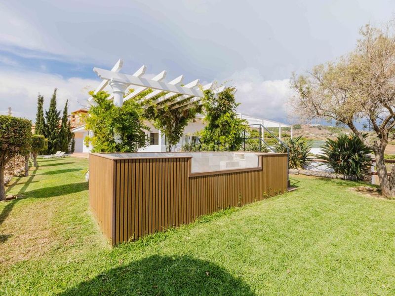 Foto ec7aed7b-96da-4d3c-99af-928fb6460e80. Casa en Urbanización Santa Rosa Torrox