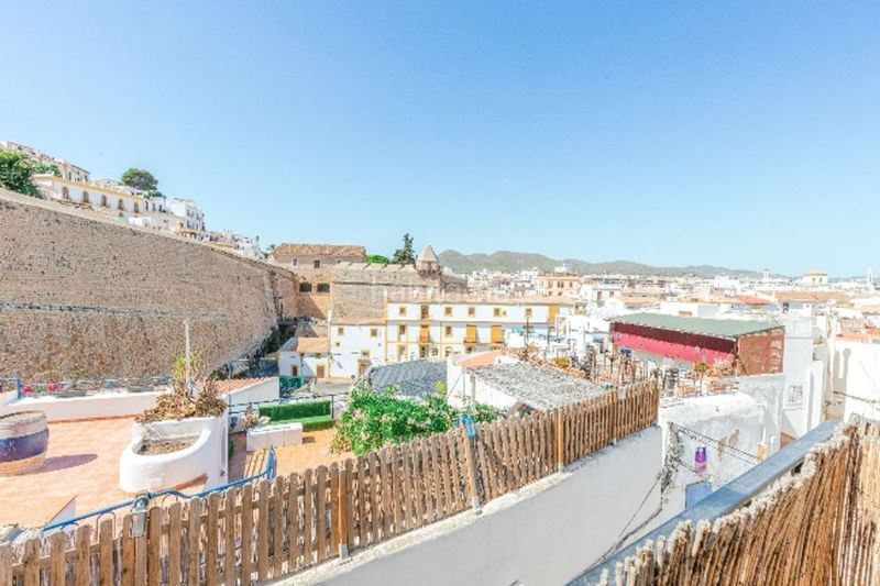 Foto 3aaaa0f4-6619-4186-9009-b30e715d49cf. Dúplex amb calefacció a Dalt Vila-La Marina Ibiza