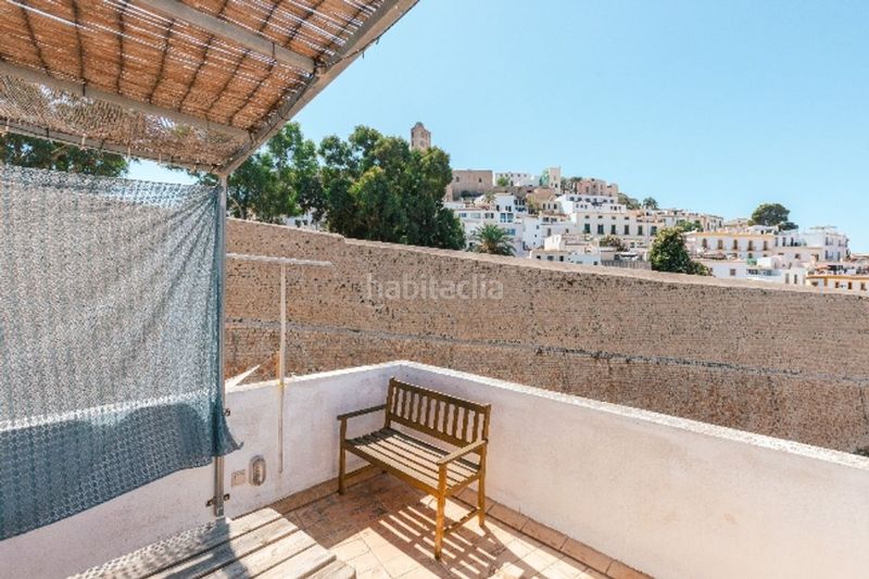 Foto ceb0b0b3-8b18-4471-8d7f-d0db93e2f7df. Dúplex amb calefacció a Dalt Vila-La Marina Ibiza