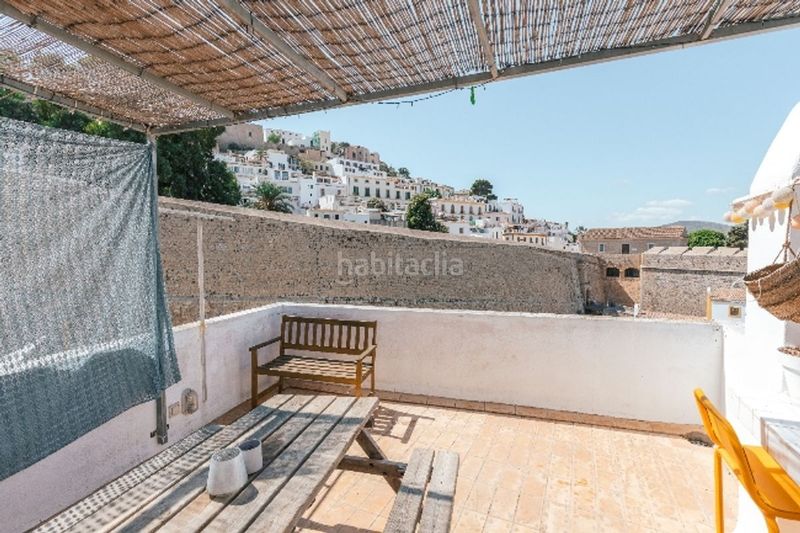 Foto daebcb5f-daab-4b50-ab95-b34c56de94d1. Dúplex amb calefacció a Dalt Vila-La Marina Ibiza