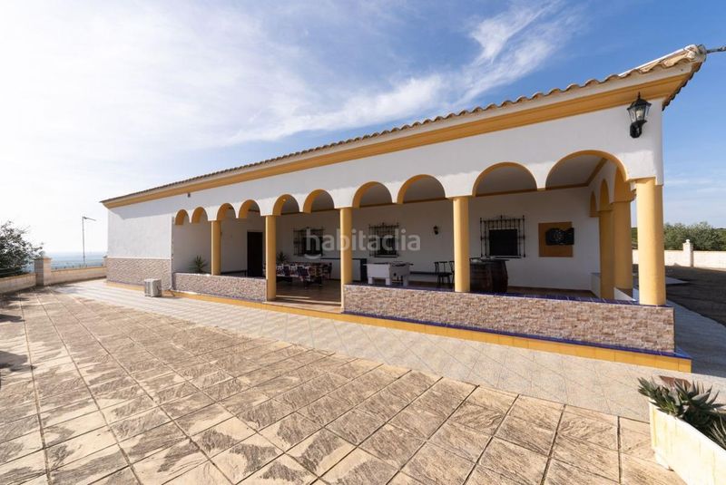 Foto 04f91804-96e4-4417-9758-22b2b3f7b036. Casa amb calefacció aparcament piscina a Lora del Río