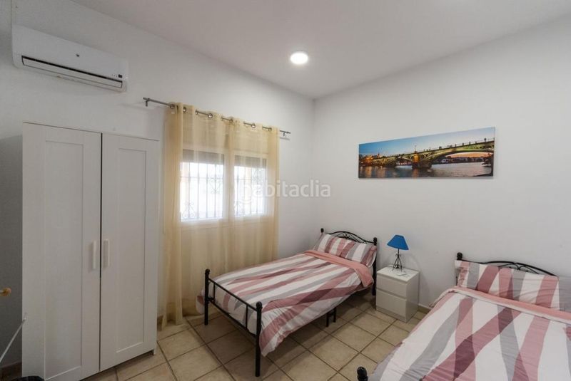 Foto 6c015165-d065-4392-9b06-1b98756ac692. Casa amb calefacció aparcament piscina a Lora del Río