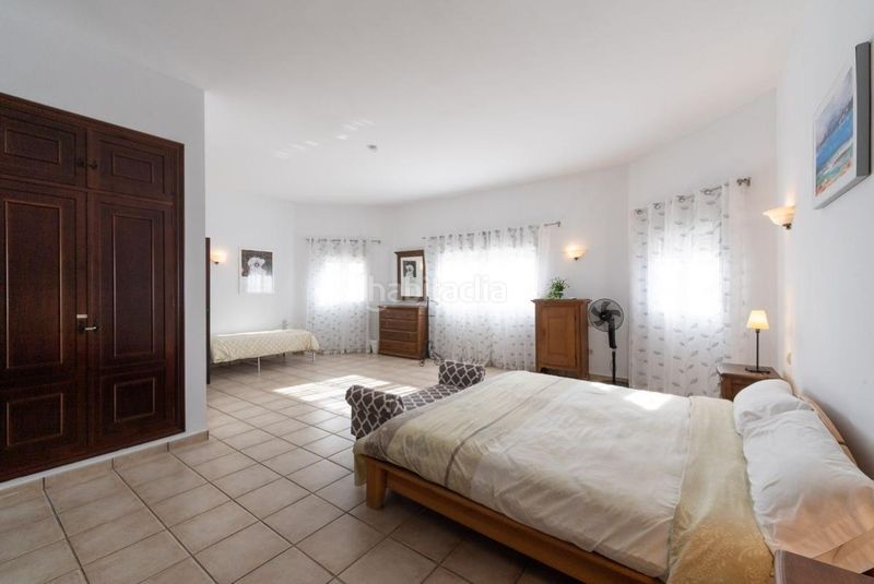 Foto af0b178e-354f-4361-9948-c4e3604bf921. Casa amb calefacció aparcament piscina a Lora del Río