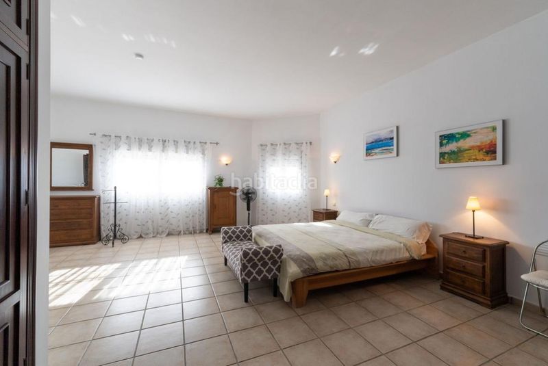 Foto ec5ae9da-6936-4ab4-9bc1-35751d62c96b. Casa amb calefacció aparcament piscina a Lora del Río