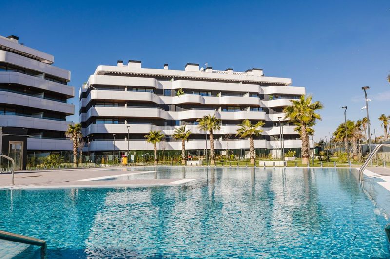 Foto cbf0ff01-7f3a-4081-bb64-3824350ba6be. Pis amb calefacció aparcament piscina a Los Álamos Torremolinos