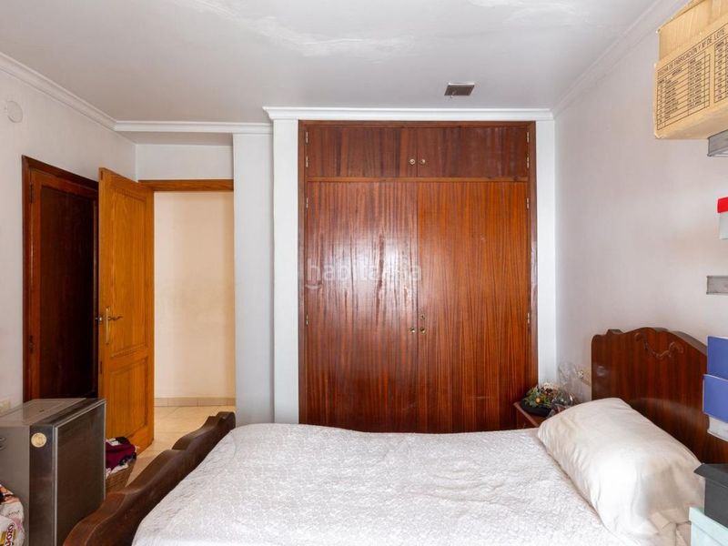 Foto 39f35732-6267-4474-a0e8-670b39c1ffe2. Edificio en Oliva pueblo Oliva