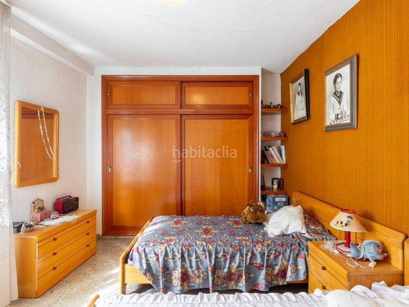 Foto a12d42fd-d5a5-4dec-a43d-0a686e9add8e. Edificio en Oliva pueblo Oliva