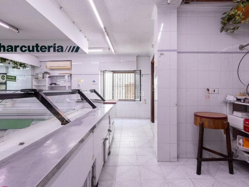 Foto a5921a33-7c71-459e-a87c-6d9266e281e9. Edificio en Oliva pueblo Oliva