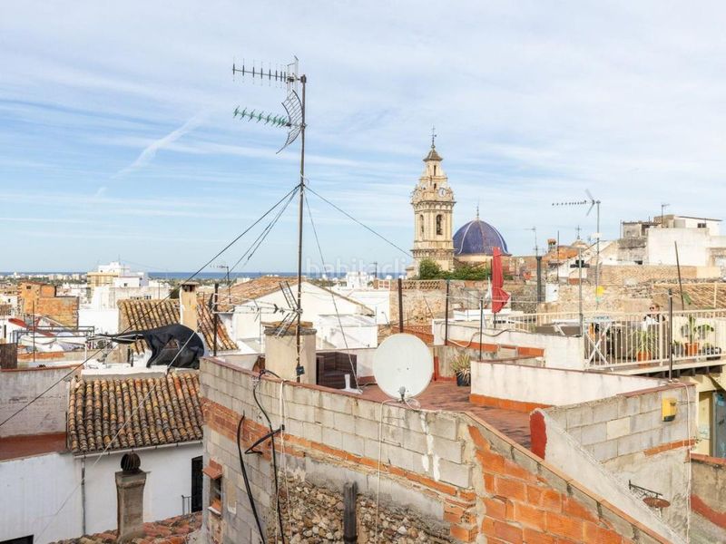 Foto dbff20a0-819e-4ab4-b4c3-f23283e36e0e. Edifici a Oliva pueblo Oliva