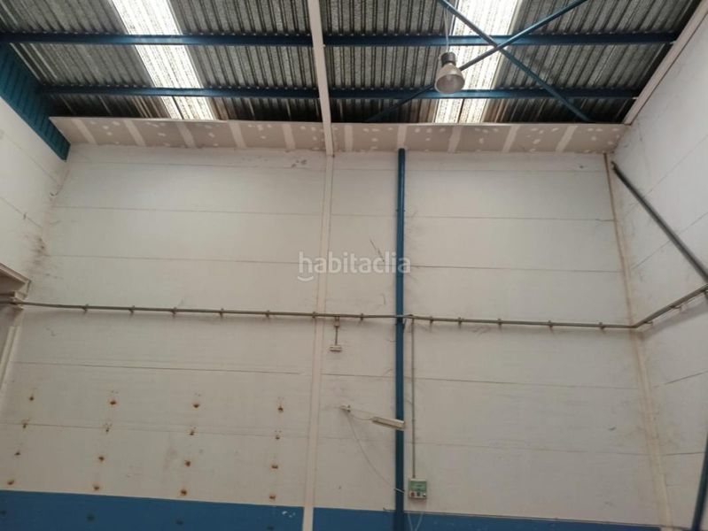 Foto 1d4c46a2-7816-4e41-ac66-0ce28865ff75. Local comercial amb calefacció a Borox