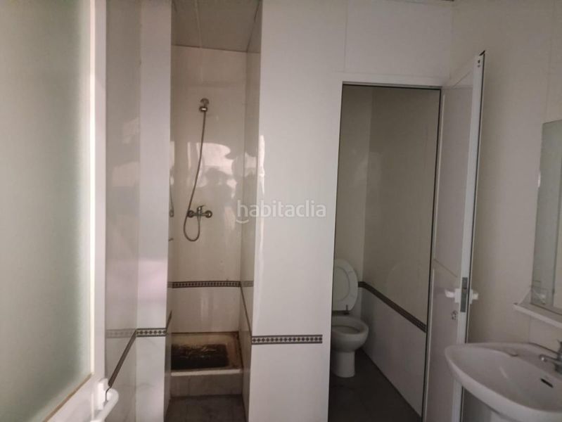 Foto e02d54dd-73af-4196-9f4a-25deda3bc472. Local comercial amb calefacció a Borox